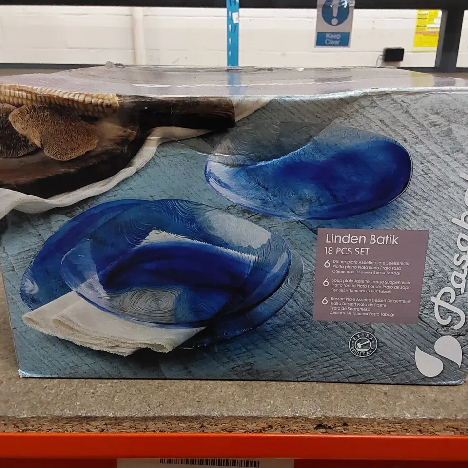 BOXED PASABAHCE GLASS DINNERWARE SET - 18pc