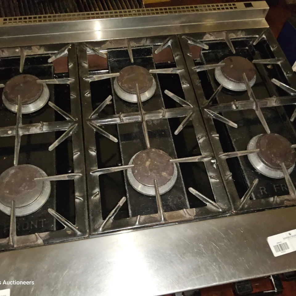 FALCON DOMINATOR SERIES 4 GAS RANGE WITH 6 BURNER HOB