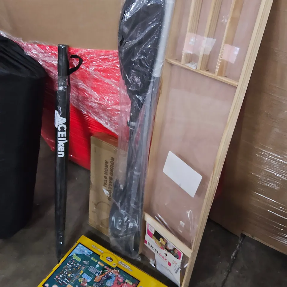 PALLET OF ASSORTED ITEMS TO INCLUDE, WOODEN SHUFFLE BOARD GAME, WORLD MAP GAME, ROUND BALLOON ARCH KITS, BIKE MUDGUARDS, OARS, UMBRELLAS, 