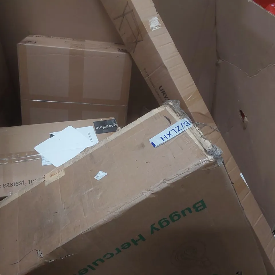 PALLET CONTAINING A VERY LARGE QUANTITY OF ASSORTED ITEMS INCLUDING: DIGITAL PHOTO FRAME, KINDERKRAFT CARSEAT, PRAM, LAUNDRY DRYING RACK ECT