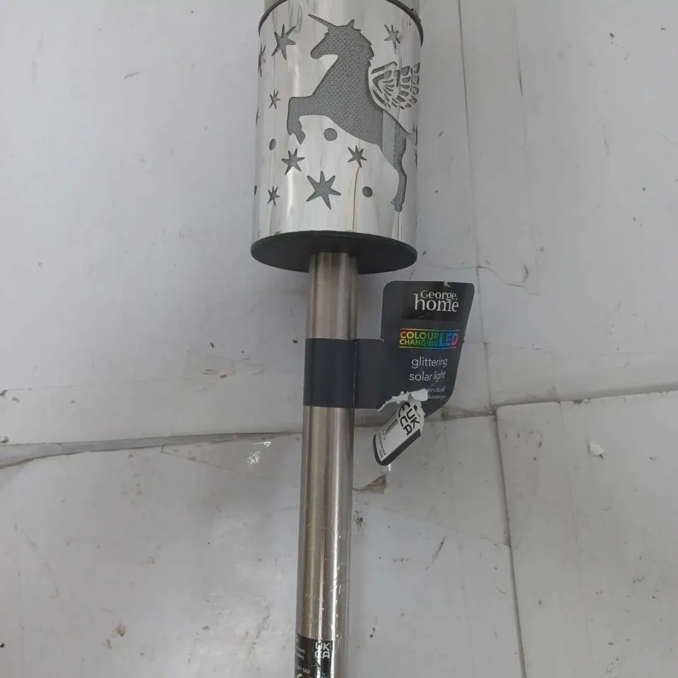 APPROXIMATELY 12 GEORGE HOME GLITTERING SOLAR LIGHTS