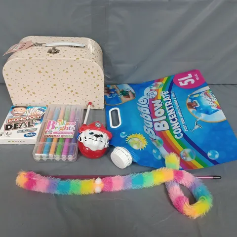 LARGE BOX OF APPROXIMATELY 20 ASSORTED TOYS AND GAMES TO INCLUDE MONOPOLY, BRUSH PENS AND PAW PATROL