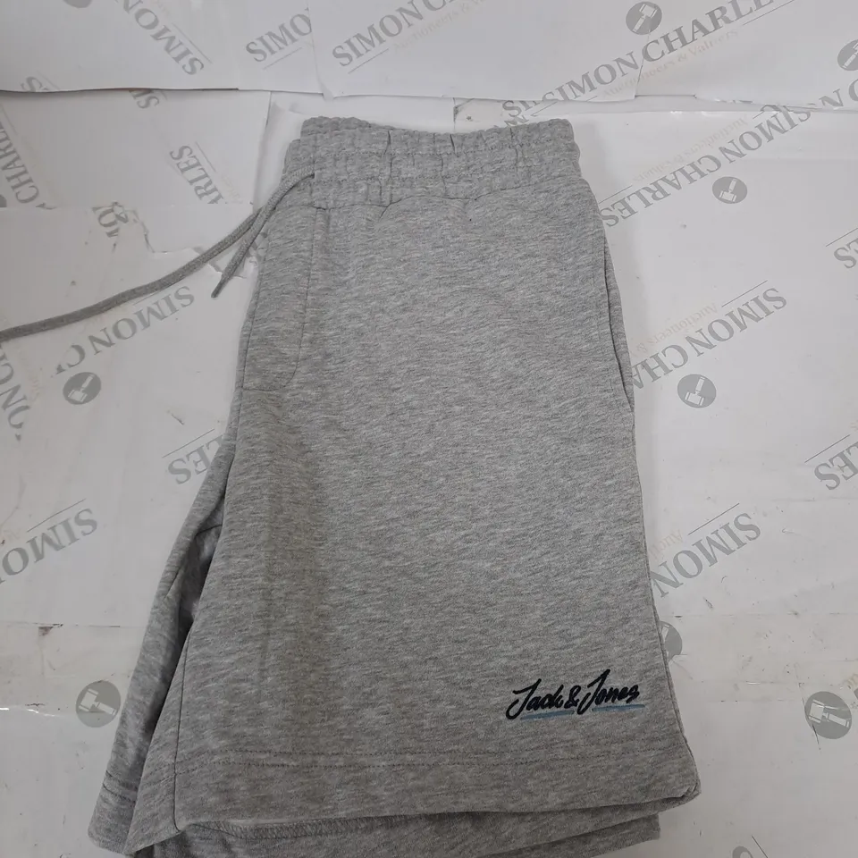 JACK AND JONES FLEECED SHORTS IN LIGHT GREY SIZE M