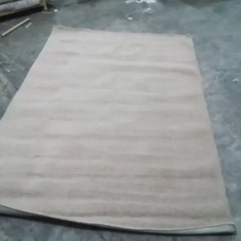 QUALITY DESIGNER RUG APPROXIMATELY 284X195