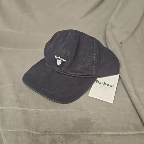 BARBOUR CASCADE SPORTS CAP IN WASHED BLACK ONE SIZE
