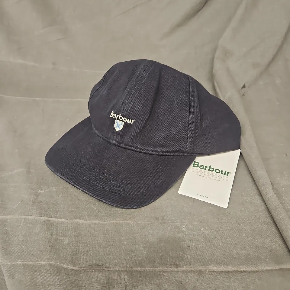 BARBOUR CASCADE SPORTS CAP IN WASHED BLACK ONE SIZE
