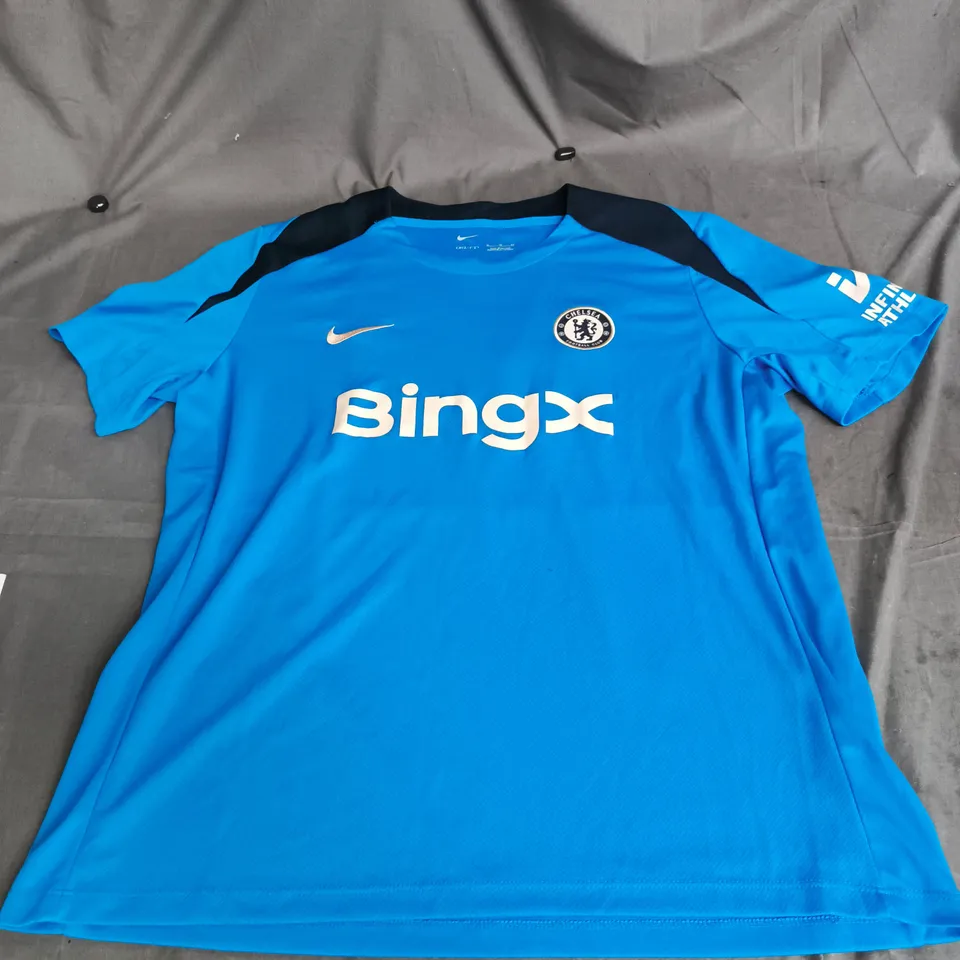 CHELSEA FC TRAINING TOP SIZE XL