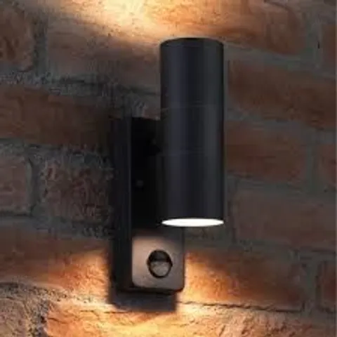 BOXED AURAGLOW PIR MOTION DETECTION SENSOR OUTDOOR WALL LIGHT BLACK