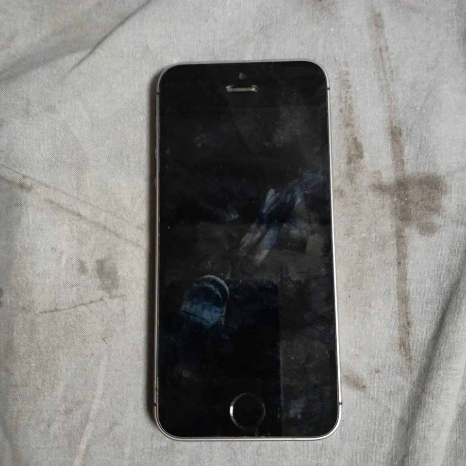 APPLE IPHONE SE SMARTPHONE 