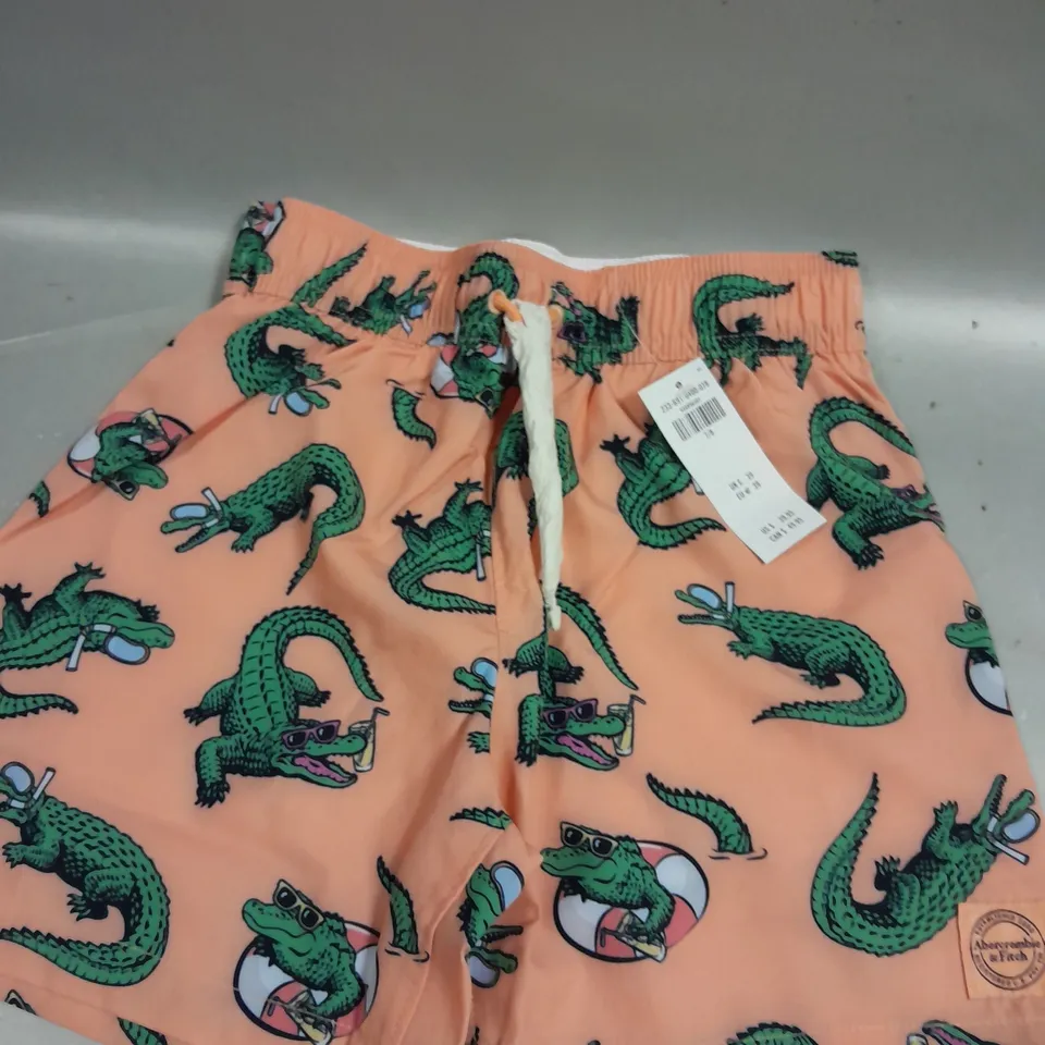 ABERCROMBIE KIDS ALLIGATOR PRINT SHORTS - 7/8