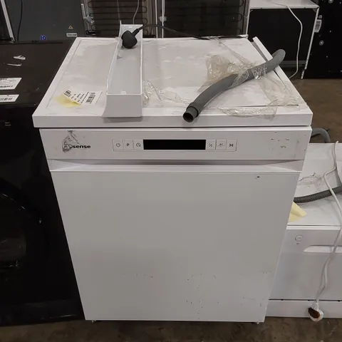 HISENSE FREESTANDING STANDARD DISHWASHER IN WHITE, MODEL: HS622E90WUK
