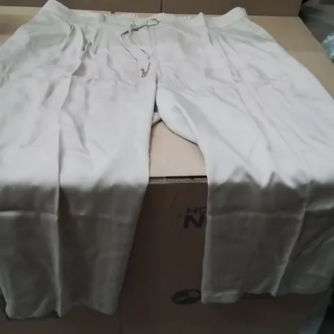 BOXED BRAND NEW APPROXIMATELY 11 ANTHOLOGY TROUSERS CREAM SIZE 30