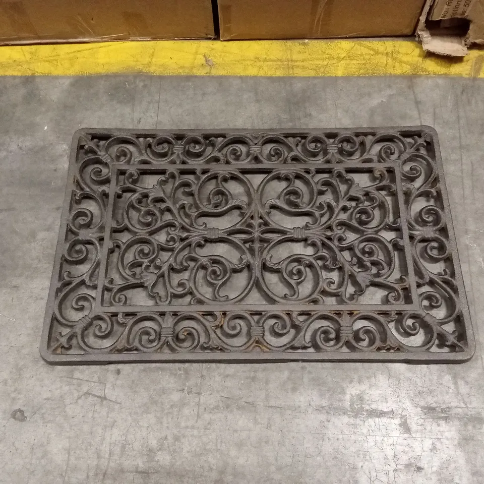 CROPTHORNE DOORMAT LARGE CAST IRON
