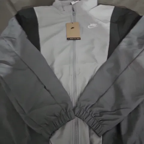 NIKE WINDBREAKER JACKET - SIZE XL KIDS