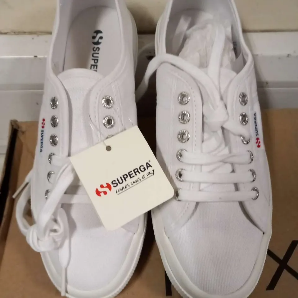 SUPERGA WHITE CANVAS SIZE 7.5