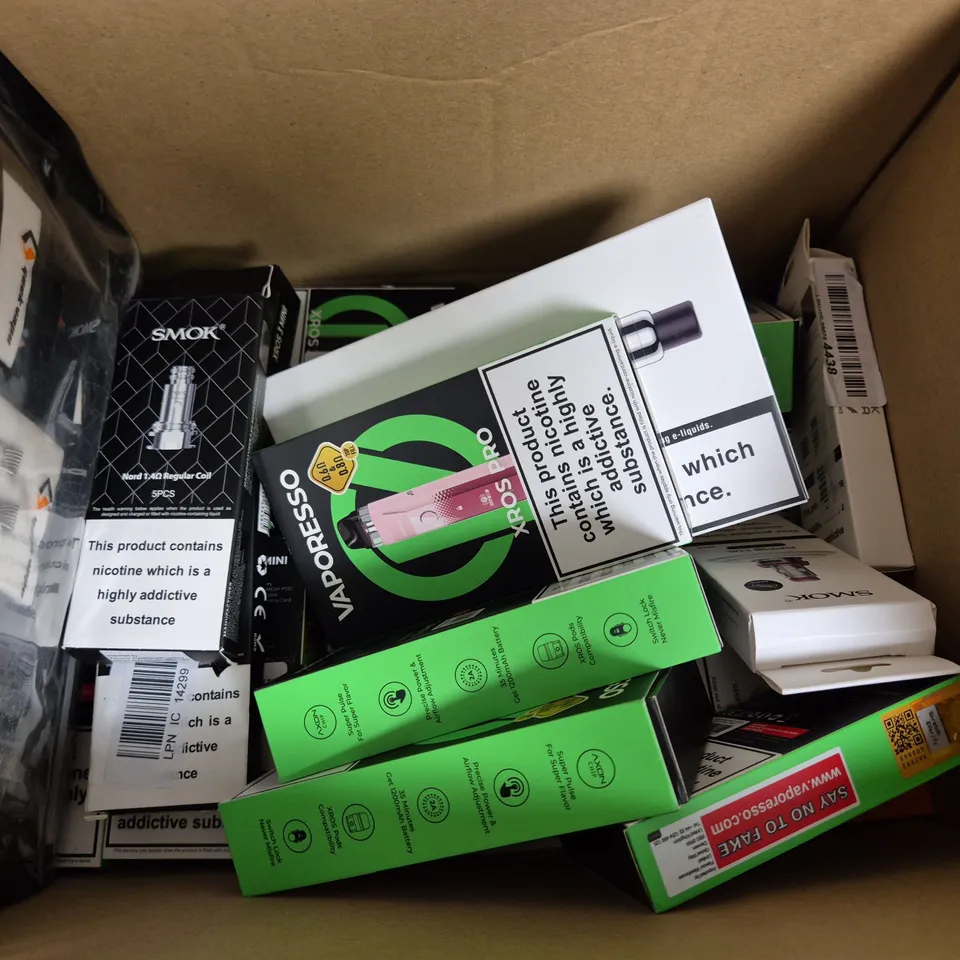 APPROXIMATELY 30 ASSORTED VAPE, E-CIGARETTE & ACCESSORIES ITEMS TO INCLUDE GEEKVAPE QPOD, VAPORESSO XROS 4 MINI, SMOK RPM2 COIL, ETC