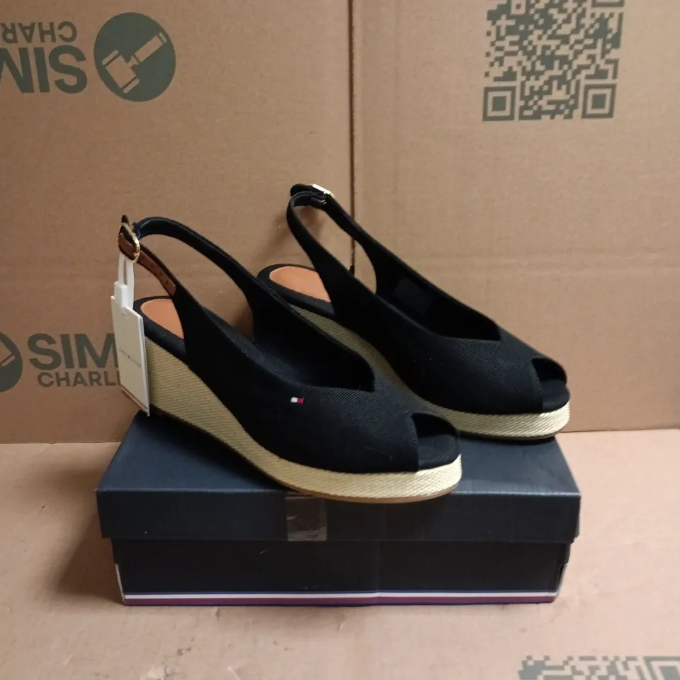 TOMMY HILFIGER BLACK ESPADRILLE SLINGBACK WEDGE SANDALS – UK 6.5 (EU 40)