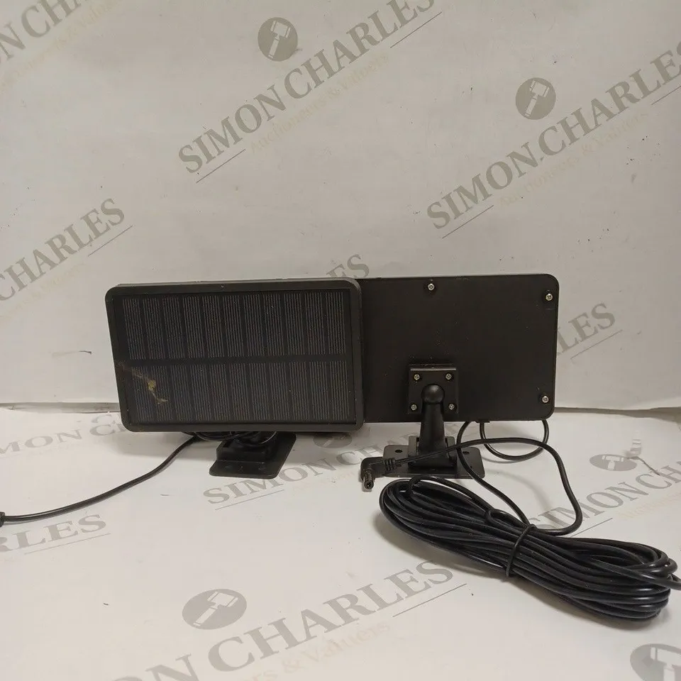 BOXED TAILCAS SOLAR SENSOR WALL LIGHT. 