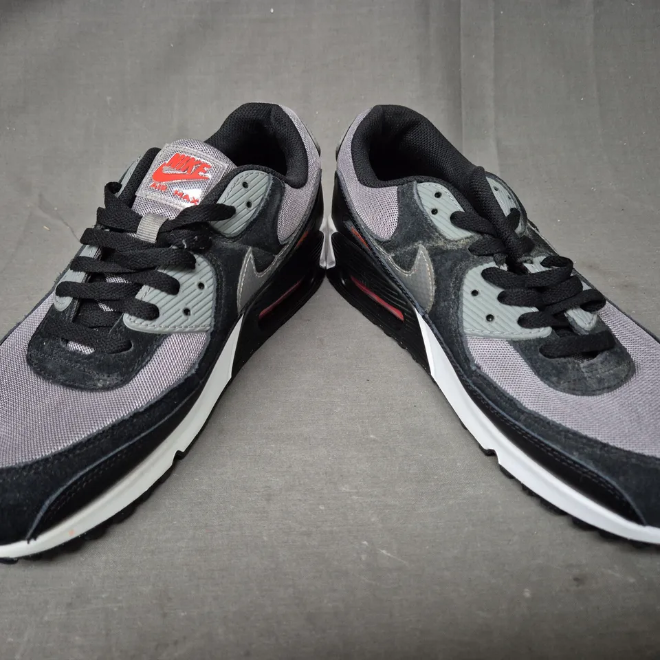 PAIR OF NIKE AIR MAX SHOES IN BLACK/GREY UK SIZE 9.5