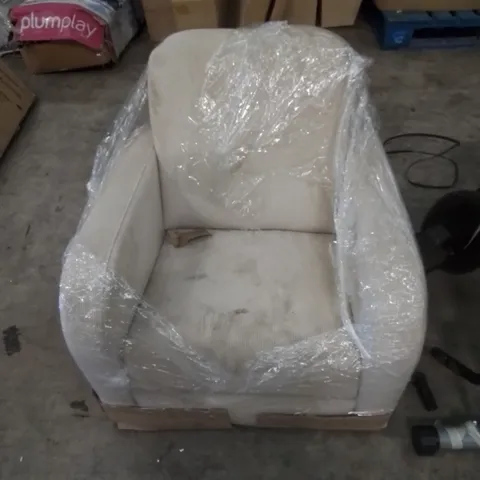 UPHOLSTERED SOFT FABRIC ARMCHAIR 