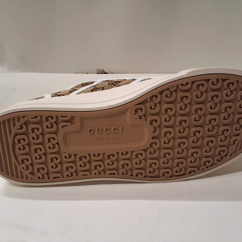 GUCCI GG CANVAS LOW-TOP SNEAKERS, BEIGE/BROWN – UK 7 (EU 41)