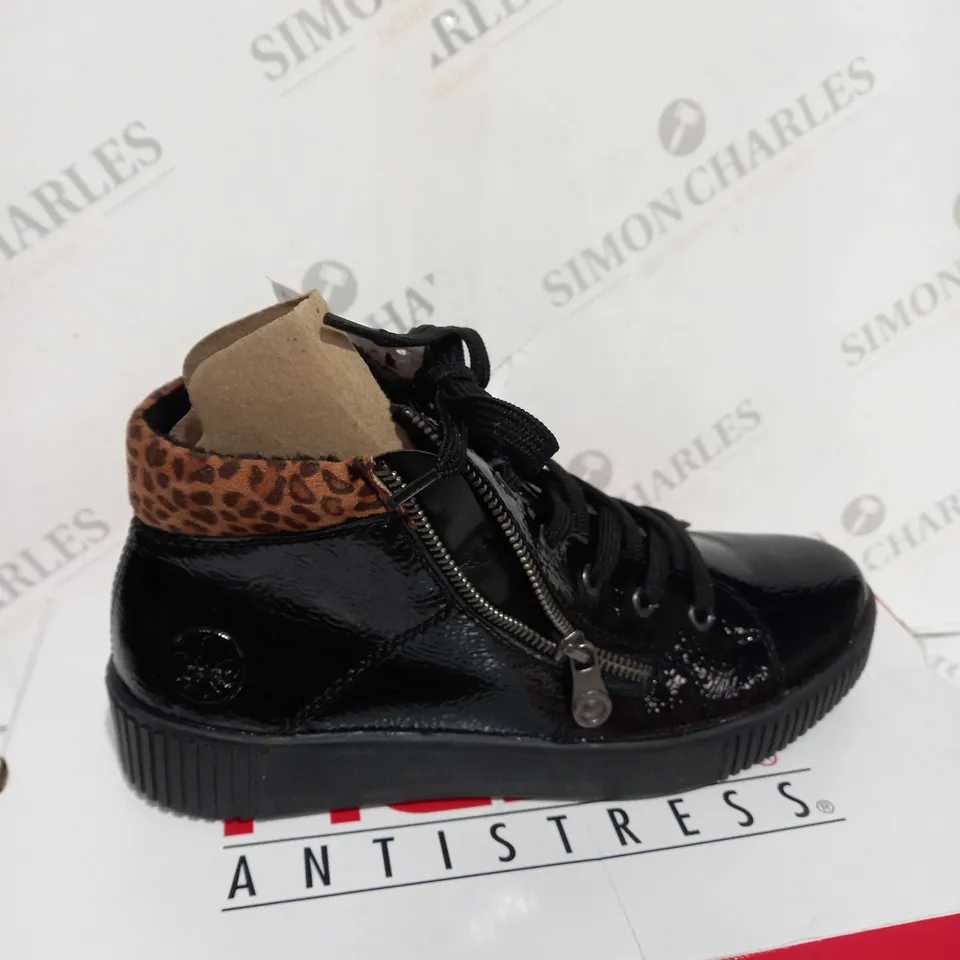 BOXED PAIR OF RIEKER HI TOP TRAINERS IN BLACK UK SIZE 6