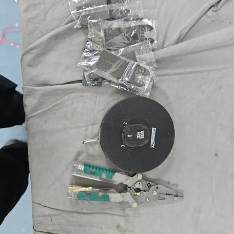 TAPE MEASURE + MULTI TOOL + HCS FOR WOOD