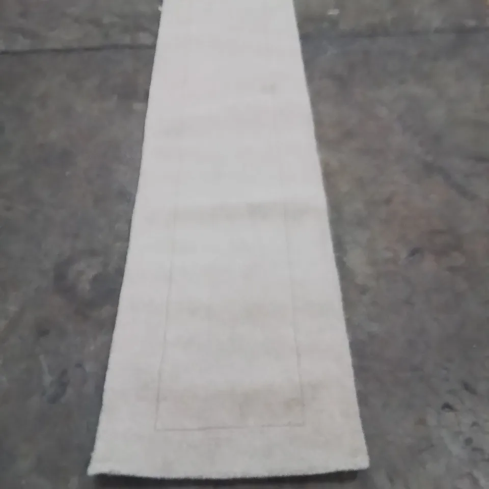 QUALITY DESIGNER AREA RUG - APPROXIMATELY 240X60CM