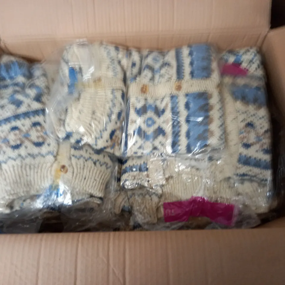LOT OF APPROXIMATELY 15 LA MEILLE BUTTON V-NECK CARDIGANS - SIZE UNSPECIFIED