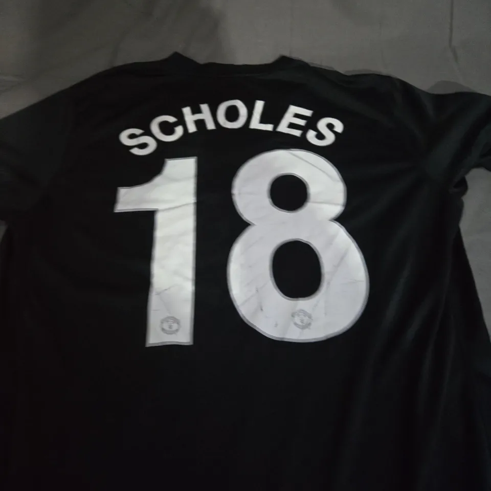 MANCHESTER UNITED FC AWAY JERSEY - SCHOLES 18 - SIZE L