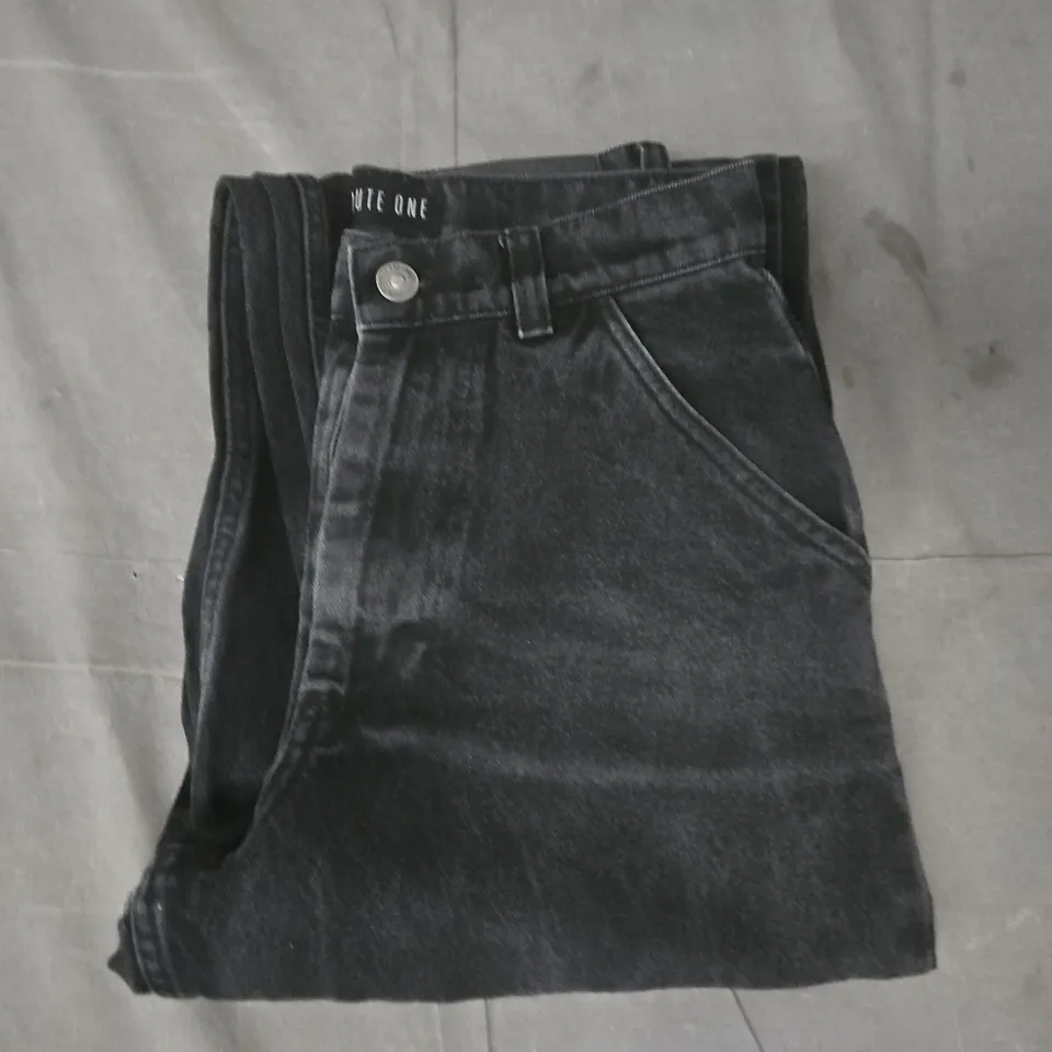 ROUTE ONE JEANS IN BLACK SIZE W28 SMALL