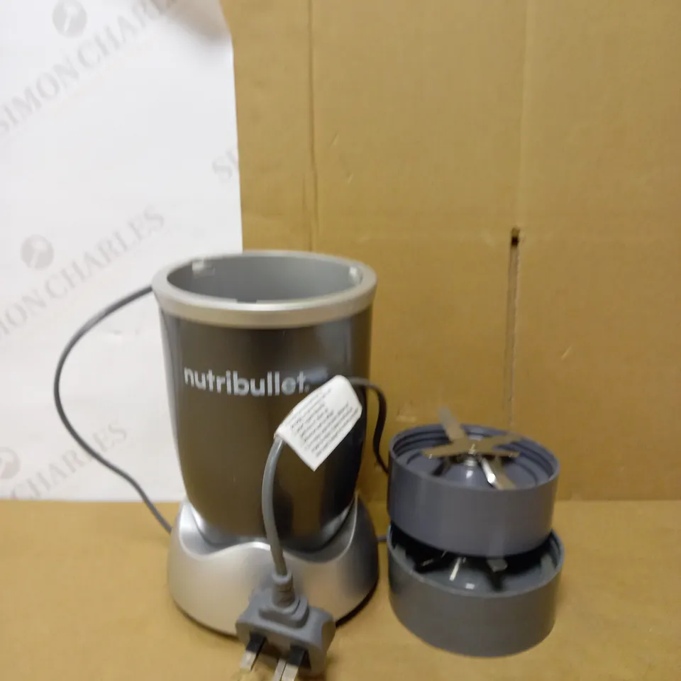 NUTRIBULLET 600 SERIES - NUTRIENT EXTRACTOR HIGH SPEED BLENDER - 600 W - GRAPHITE