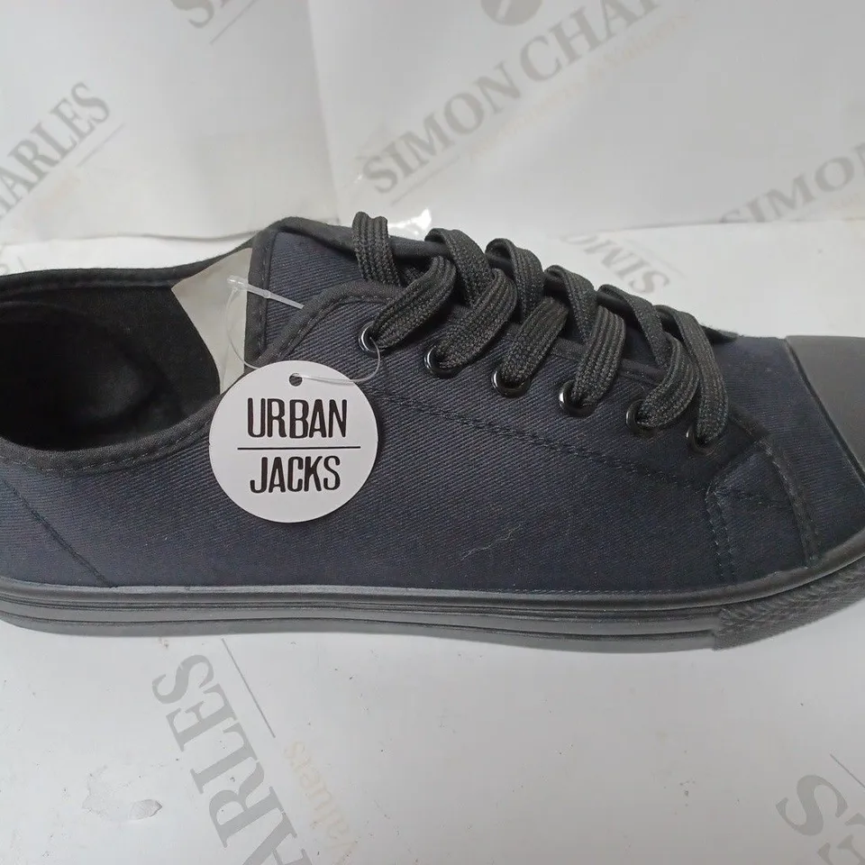 PAIR OF URBAN JACKS SHOES BLACK SIZE 12