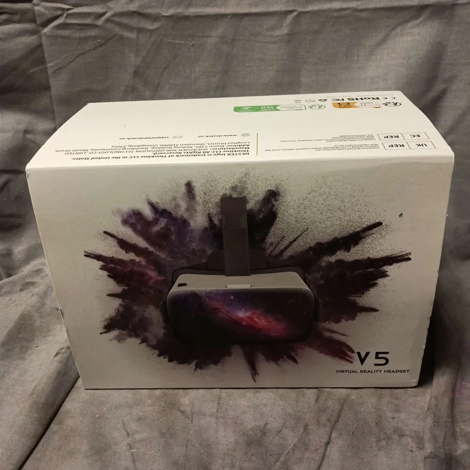 BOXED DESTEK V5 VIRTUAL REALITY HEADSET 