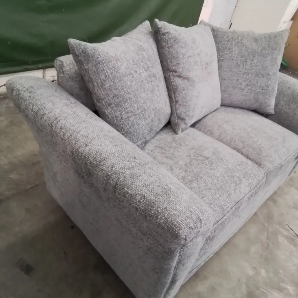 DESIGNER FABRIC UPHOLSTERED 2 SEATER SOFA IN LIGHT GREY