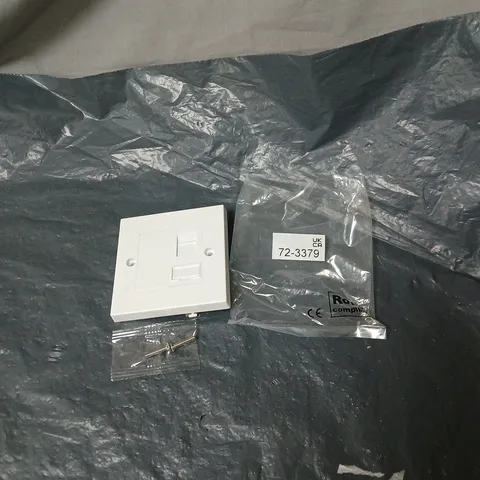 BOX OF APPROXIMATELY 14 X TELEPHONE SOCKET FACEPLATE (72-3379)