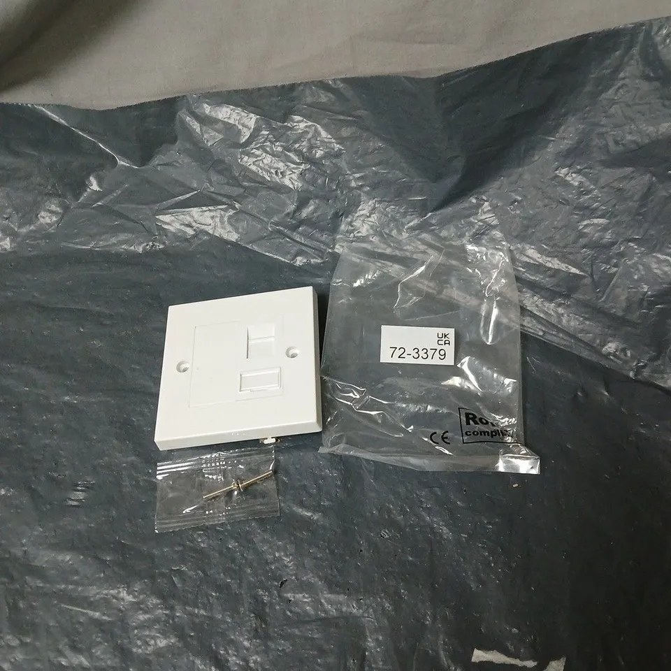 BOX OF APPROXIMATELY 14 X TELEPHONE SOCKET FACEPLATE (72-3379)