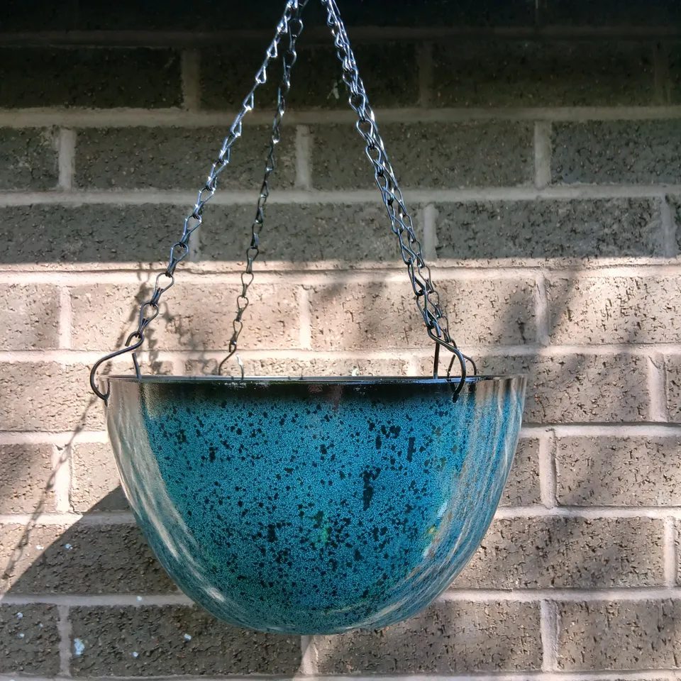 GRUMPY GARDENER PAIR OF FAUX CERAMIC HANGING BASKETS