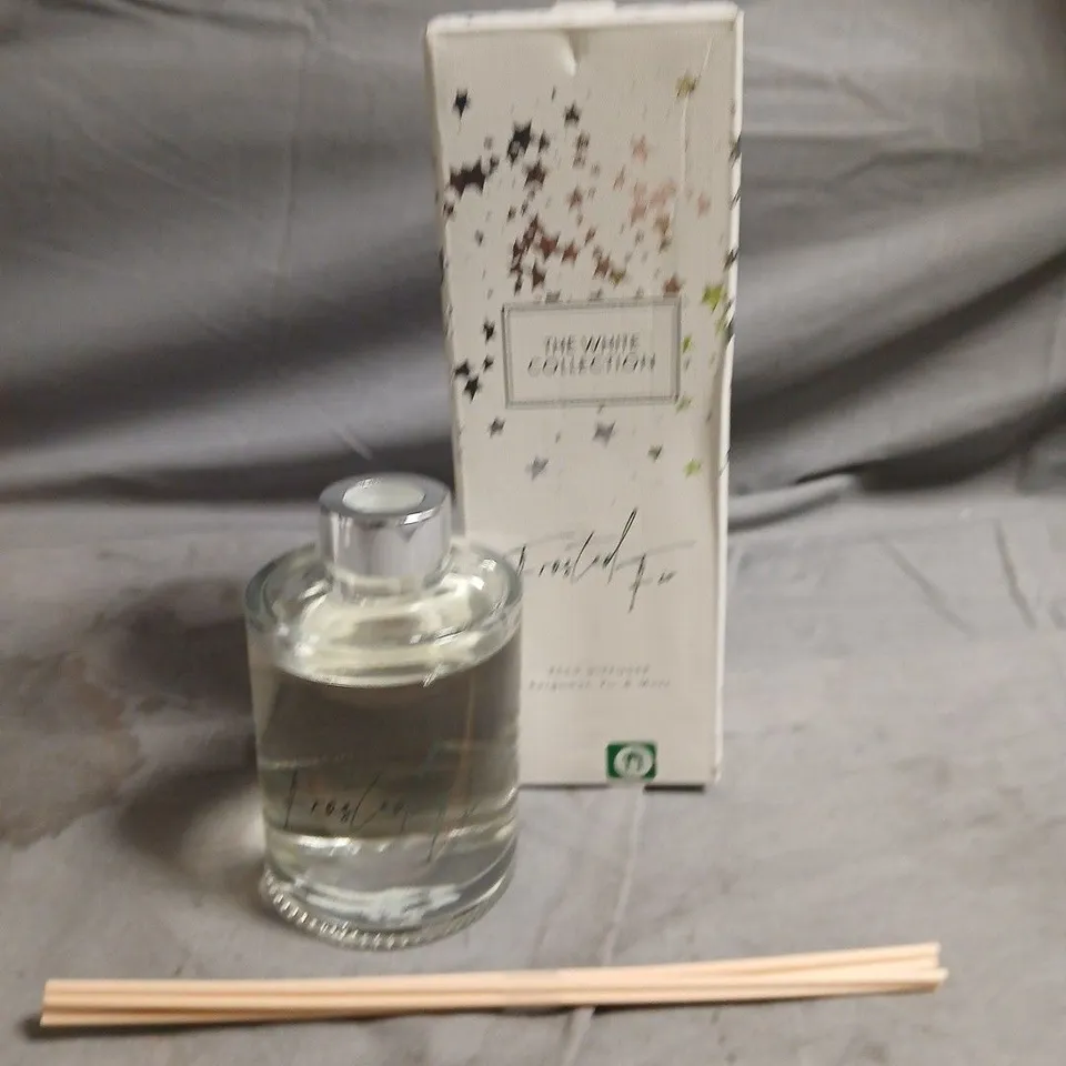 THE WHITE COLLECTION REED DIFFUSER SET WITH GLASS FRAGRANCE BOTTLE AND WOODEN REEDS 