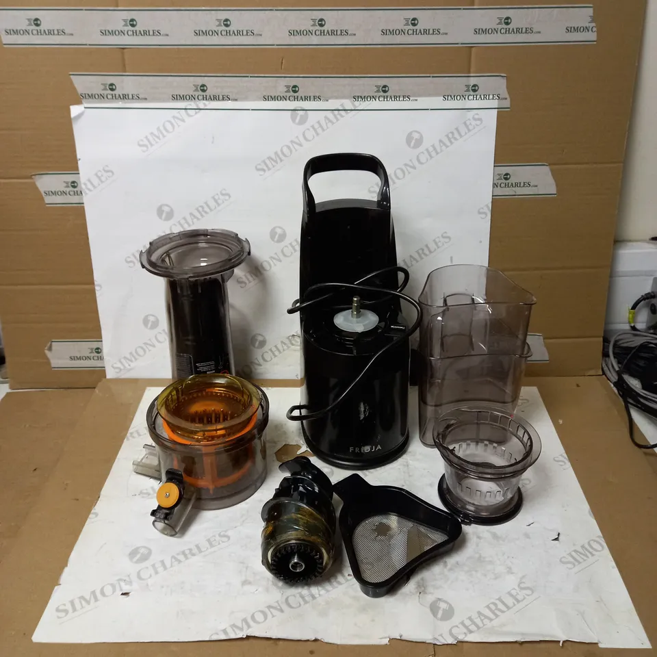 FRIDJA MASTICATING JUICER