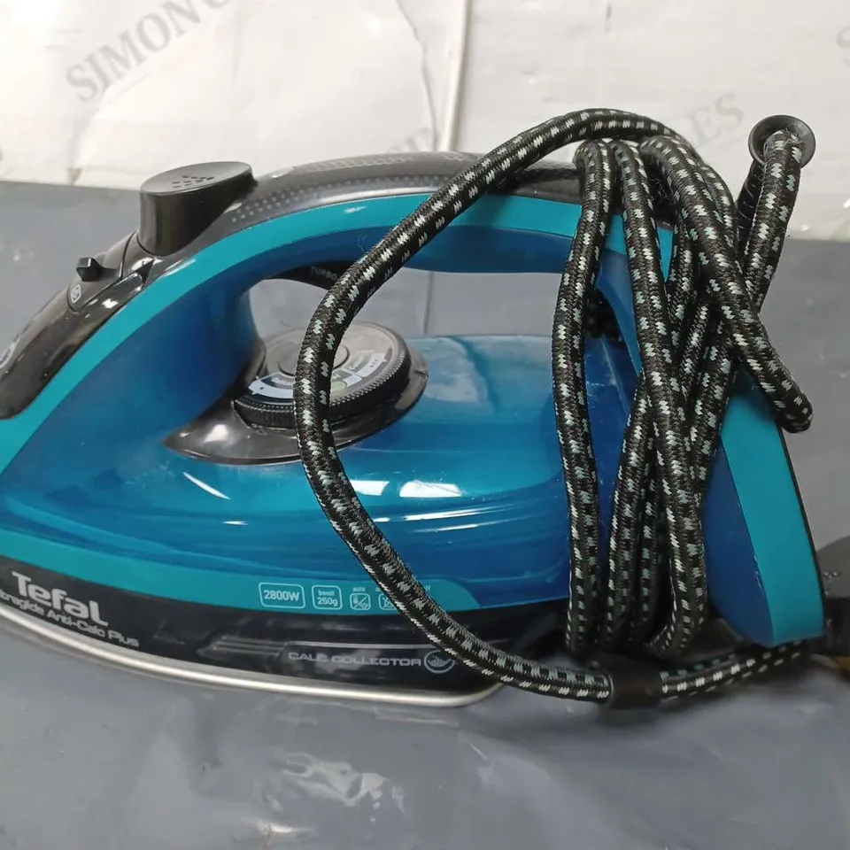TEFAL LIGHTWEIGHT ANTI-CALC PLUS IRON