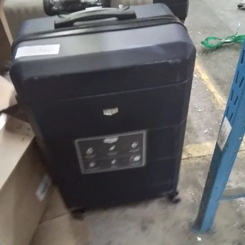 LUGG TRAVEL SUITCASE 