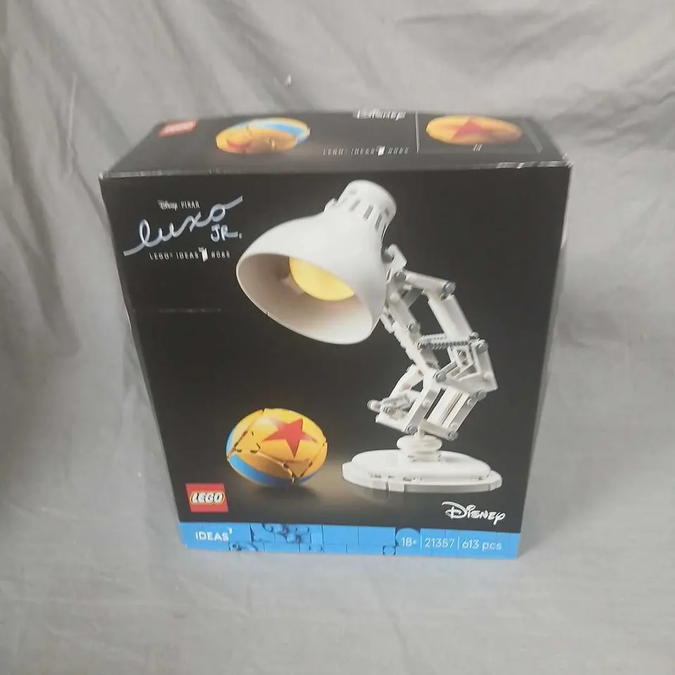 LEGO IDEAS LUXO JR. (21357) DISNEY/PIXAR LAMP, 613 PIECES