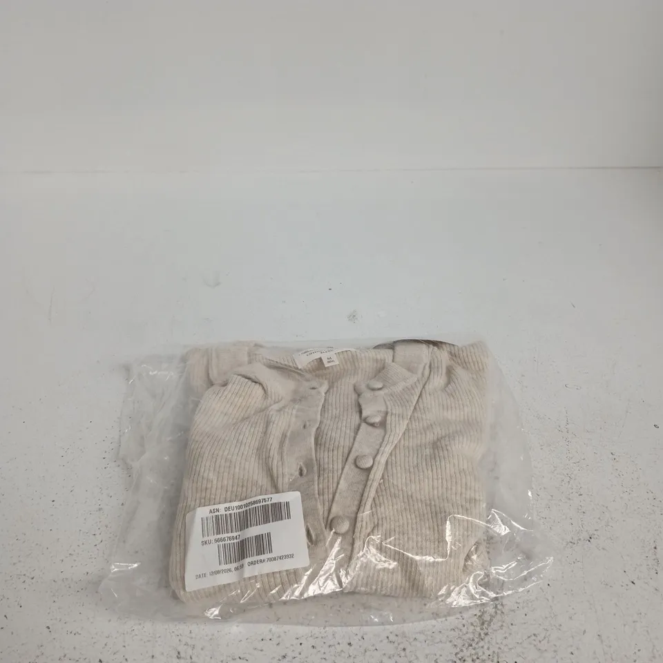 ABERCROMBIE AND FITCH MEDIUM COTTON CASHMERE BLEND BUTTONED TOP