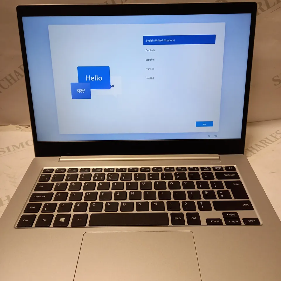 SAMSUNG GALAXY BOOK GO QUALCOMM 7C 4GB RAM SILVER LAPTOP 