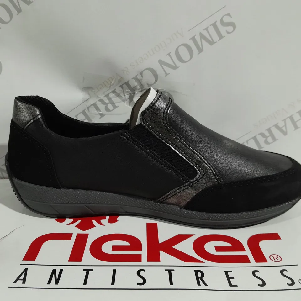 BOXED PAIR OF RIEKER TRAINER SHOE WITH ZIP IN BLACK - SIZE 5