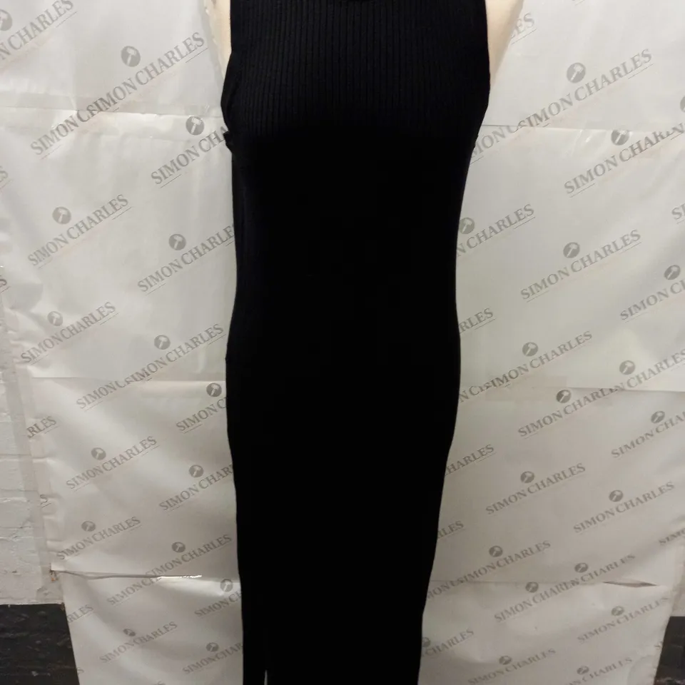 NEWLOOK SLEEVELESS MAXI DRESS IN BLACK - UK 16