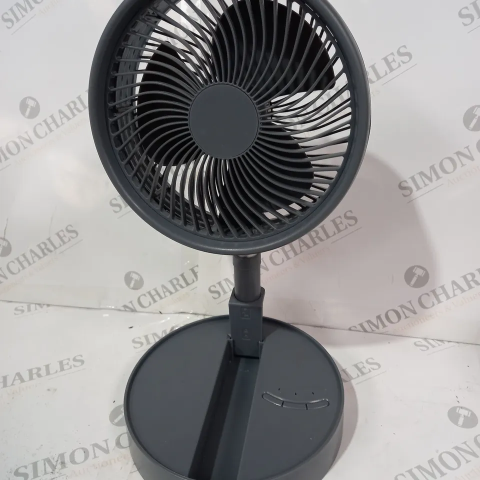 BELL & HOWELL RECHARGEABLE EXTENDABLE DESK & FLOOR FAN, GREY