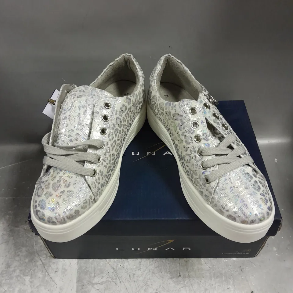 BOXED PAIR OF LUNAR SHOES IN SILVER MULTI LEOPARD SIZE UK 5