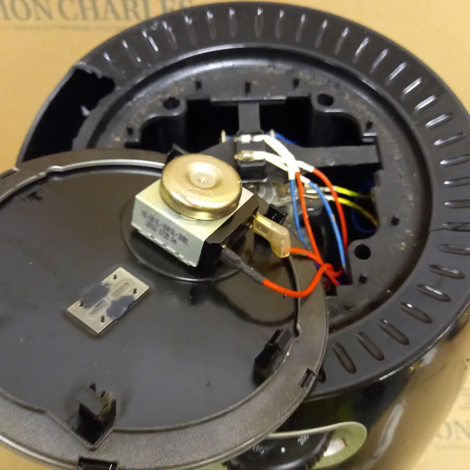 UTEN AIR FRYER 1800W WITH RAPID AIR TECHNOLOGY 